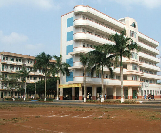 href="#" data-lemmaid="8497612">徐闻县 /a>第二中学坐落在徐闻县城