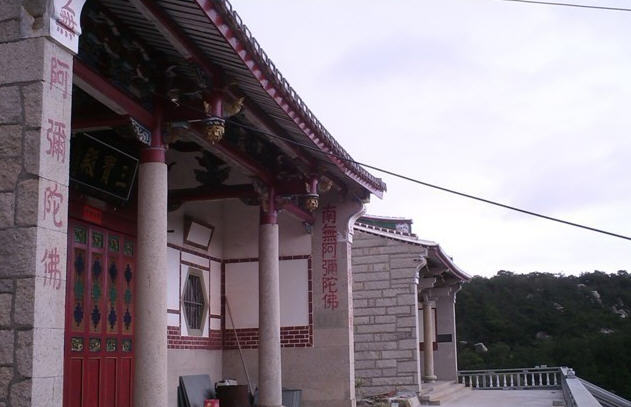  p>天花圣寺位于莆田市秀屿区埭头镇汀港村境内,雄踞于大蚶山二指峰