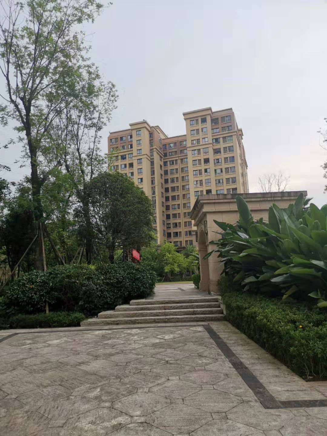  p>渝开发格莱美城位于重庆市沙坪坝西永,由 a target="_blank" href=