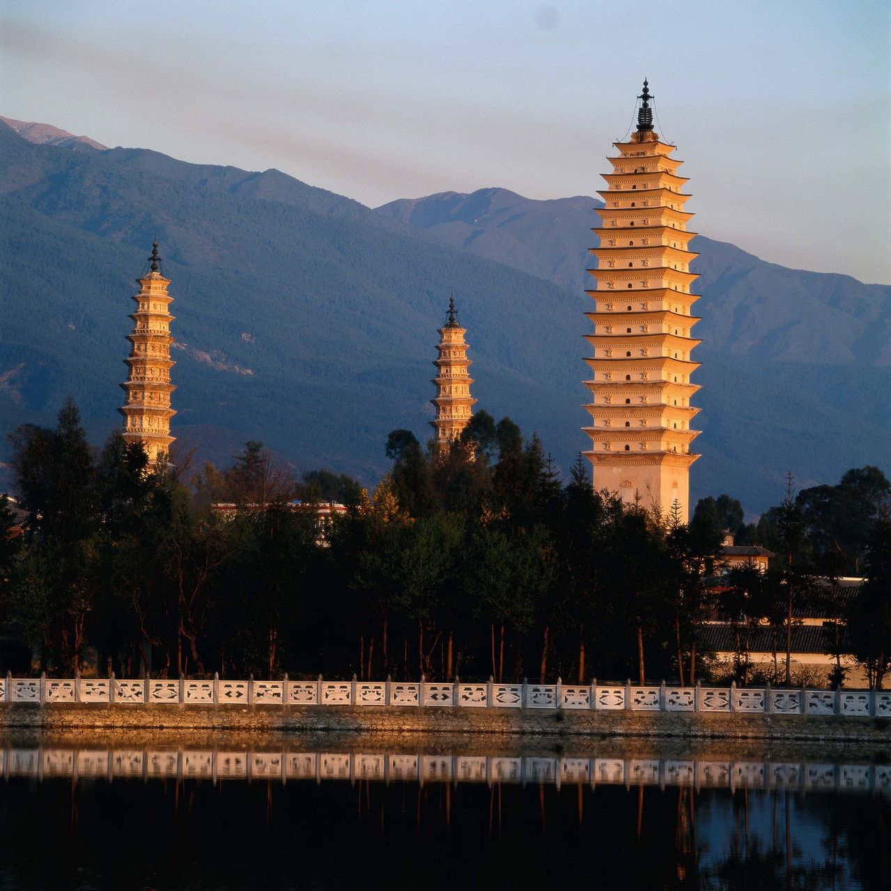 云南大理崇圣寺三塔