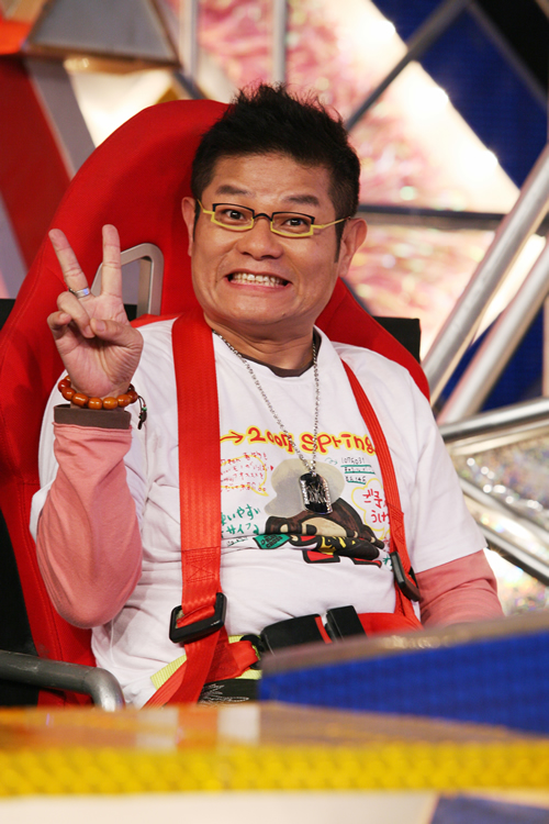  p>许效舜,1962年7月19日出生,中国台湾著名男演员,搞笑谐星,主持人.