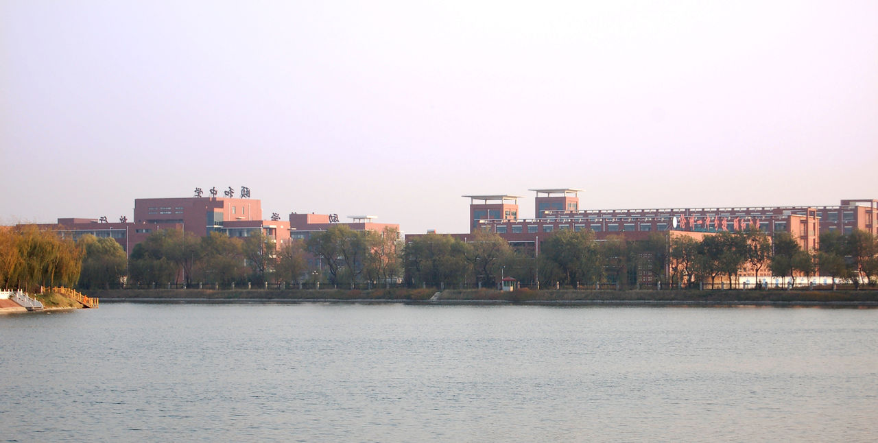  p> b>沧州市颐和中学 /b>是经 a target="_blank" href="/item/河北