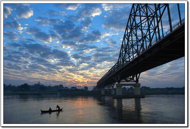  p>伊洛瓦底江,流经缅甸南北,是亚洲 a target="_blank" href="/item