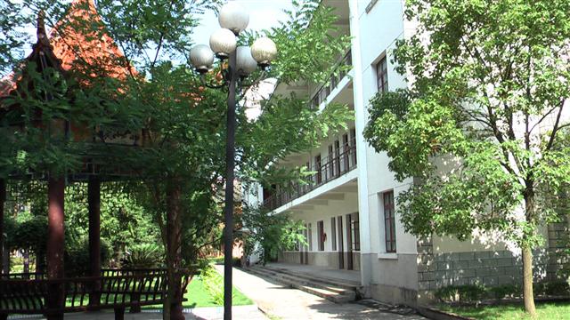  p data-id="gnhhkbz12s">江西省万安中学创办于1929年春,是第一批