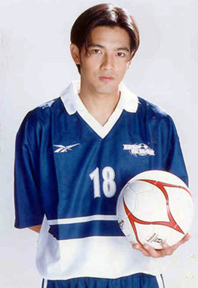  p>索纳拉姆·泰匹塔克(num),1973年8月22日出生于泰国曼谷,在泰国蓝