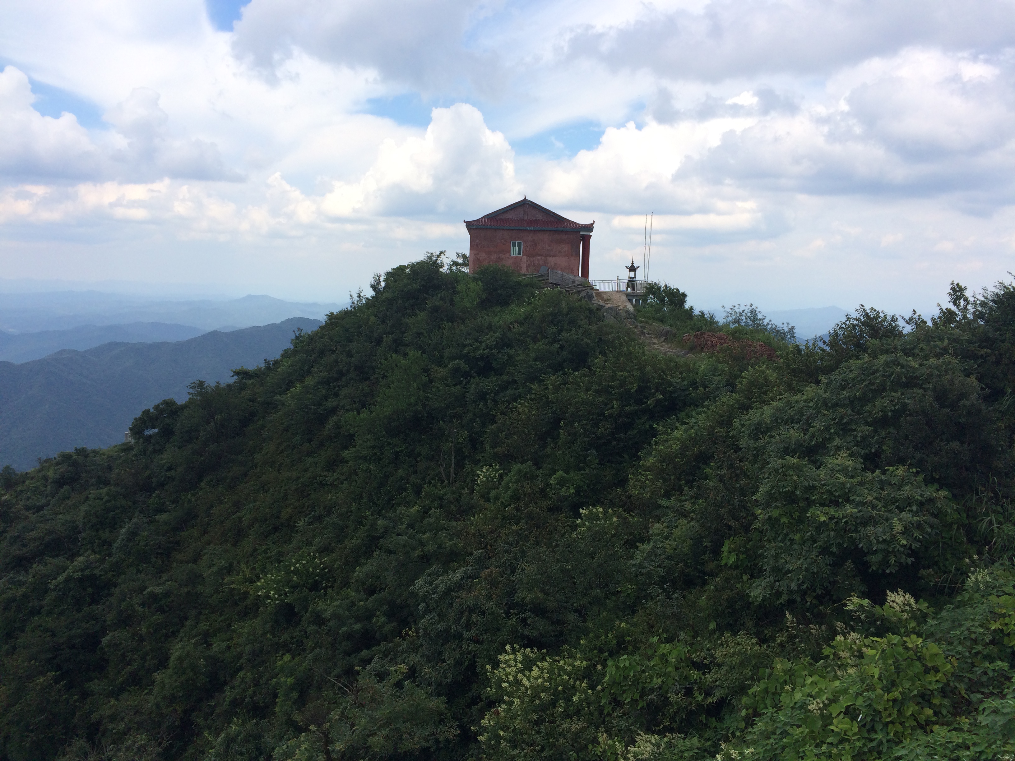 ">紫瑶山,位于江西省 a target="_blank" href="/item/泰和县/83931"