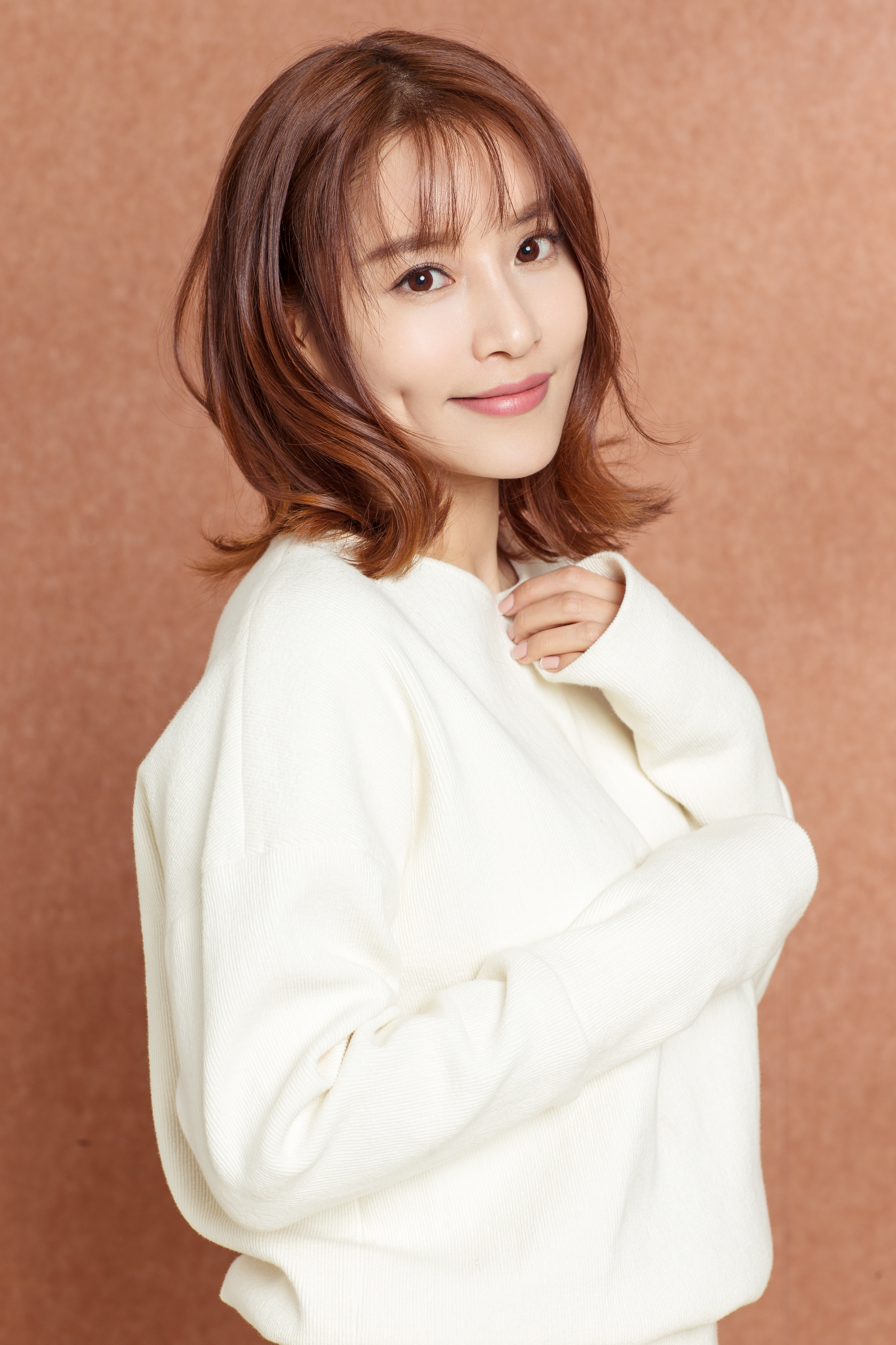  p>蔡蝶,1993年 sup data-ctrid="2ufp8f5jhuz">1 /sup>11月10日出生