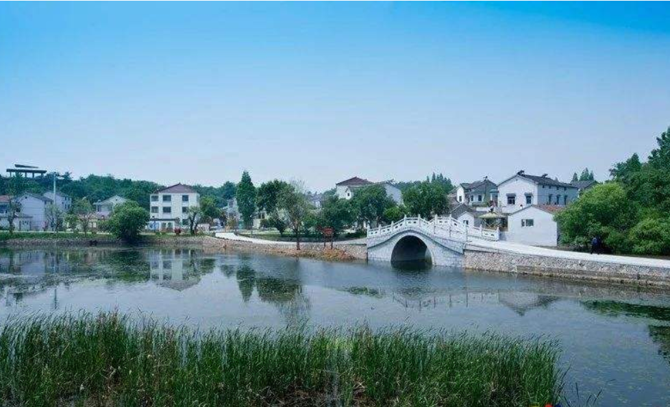 汤山街道,隶属于江苏省 a target="_blank" href="/item/南京市