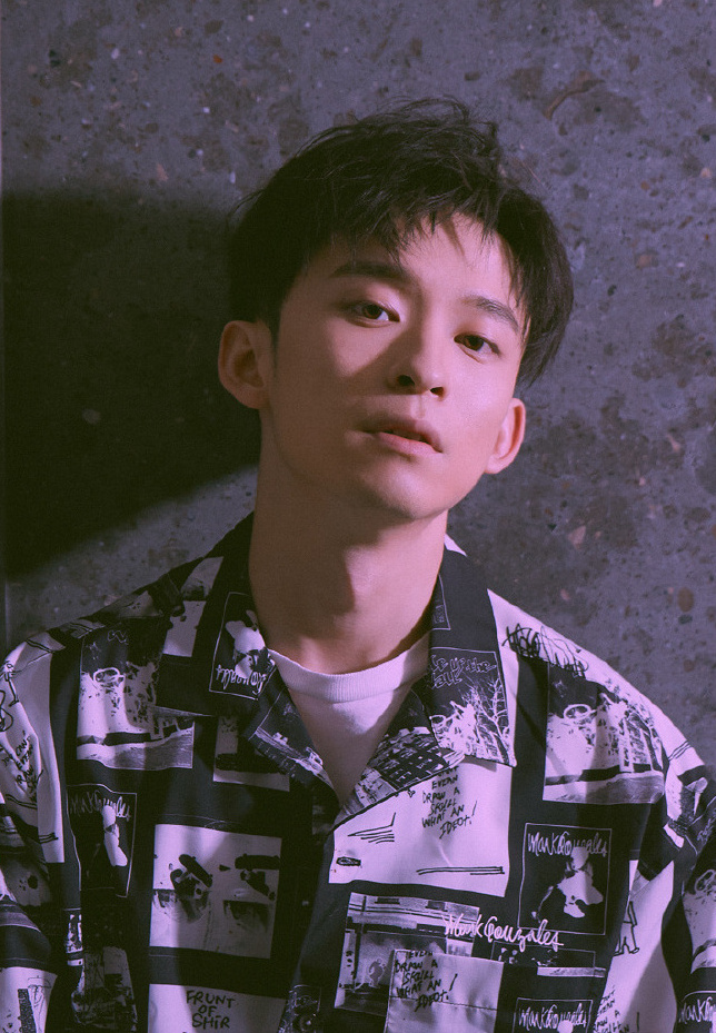  p>董子健,1993年12月19日出生于北京市,中国内地影视男演员,毕业于 a