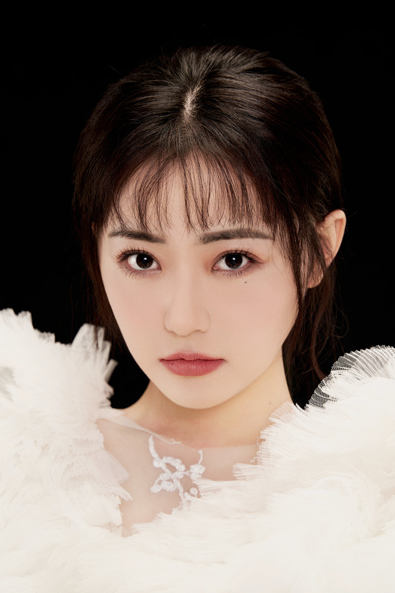  p data-id="gnbzhv5sfc">张悦楠,出生于1995年3月3日,毕业于 a