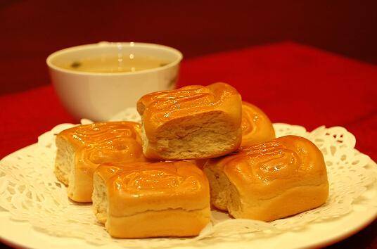  p>金刚酥,湖北 a href="#">襄阳 /a>著名的传统特色小吃,主要原料是