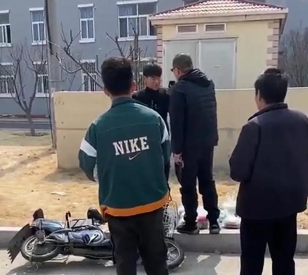 ">青岛理工大学琴岛学院 /a> i>(青岛城市学院) /i>发生打人事件