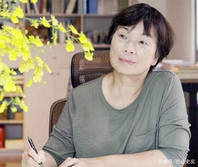龙应台：生于台湾，与德国丈夫育有两子，离婚后与大儿子居于香港_百科TA说