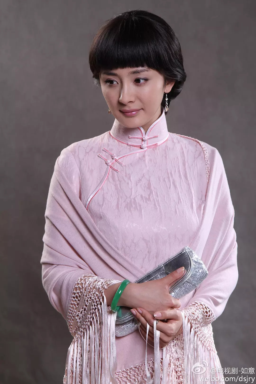 女,电视剧《如意》中的女主角,由著名演员杨幂饰演,谭家真正的大小姐