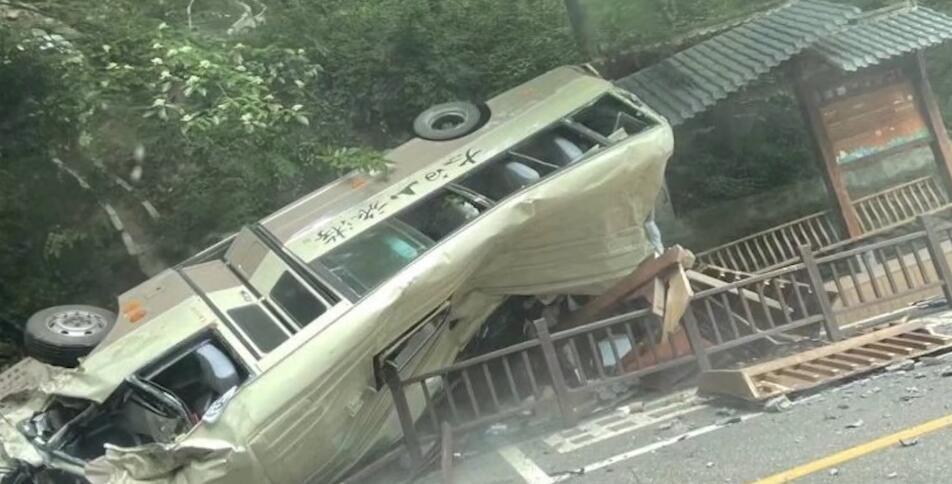 2021年6月12日眉县大巴侧翻事故