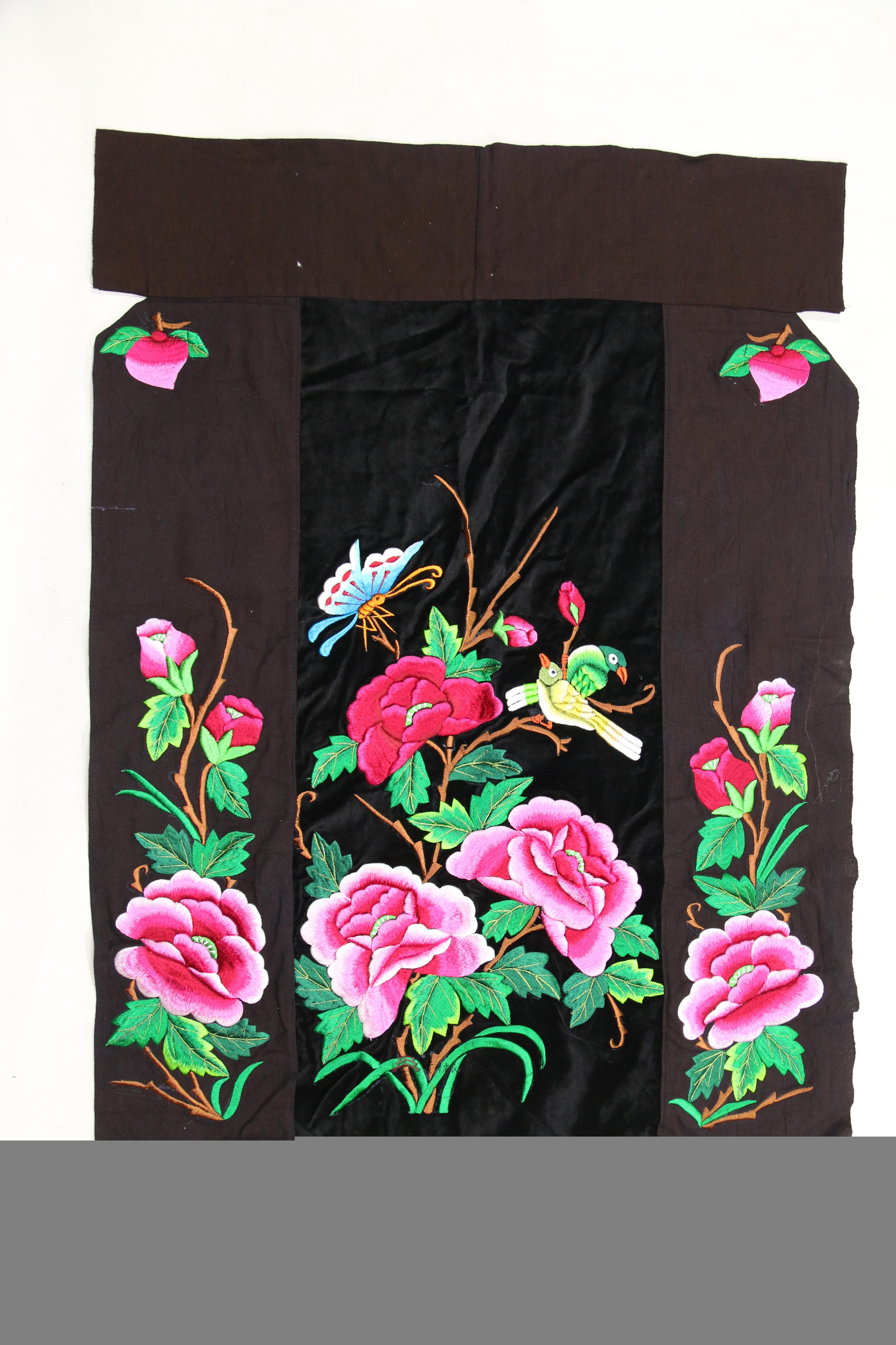 当代雷山苗族机绣牡丹纹围腰