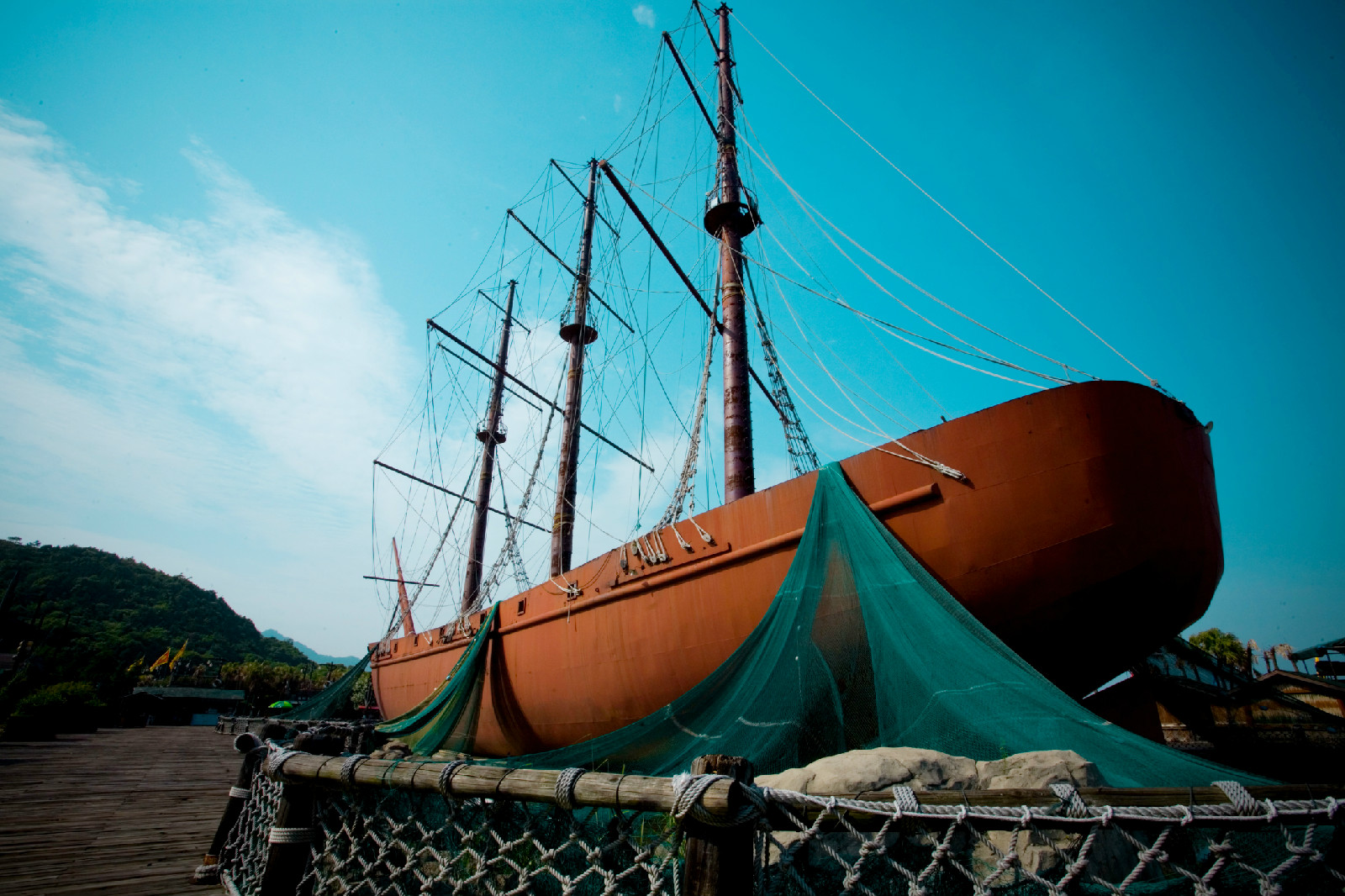  p>中国渔村,位于浙江省宁波市象山县,是指"石浦"综合性海洋文化休闲