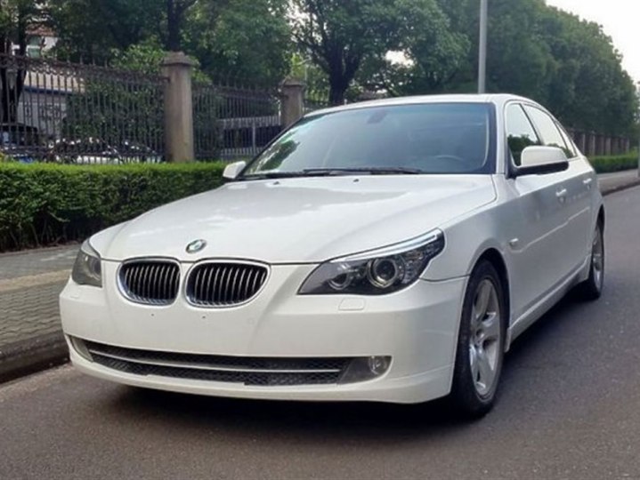 2010款宝马5系 523li 标准型