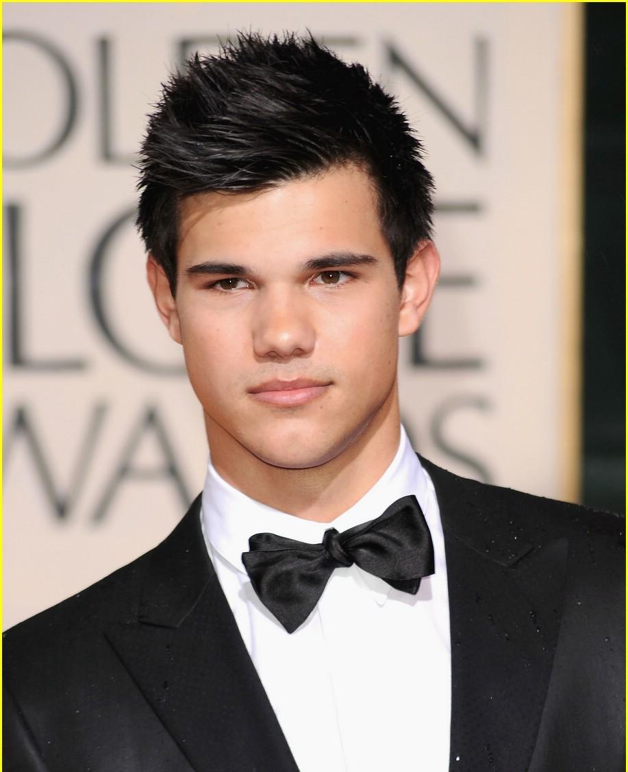  p>泰勒·洛特纳(taylor lautner),1992年2月11日出生于美国密歇根州