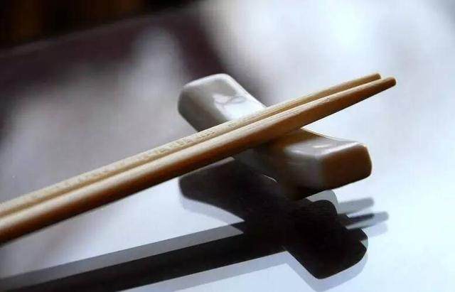 筷子的标准长度为什么是7寸6分？其中的含义一定要告诉孩子_百科TA说