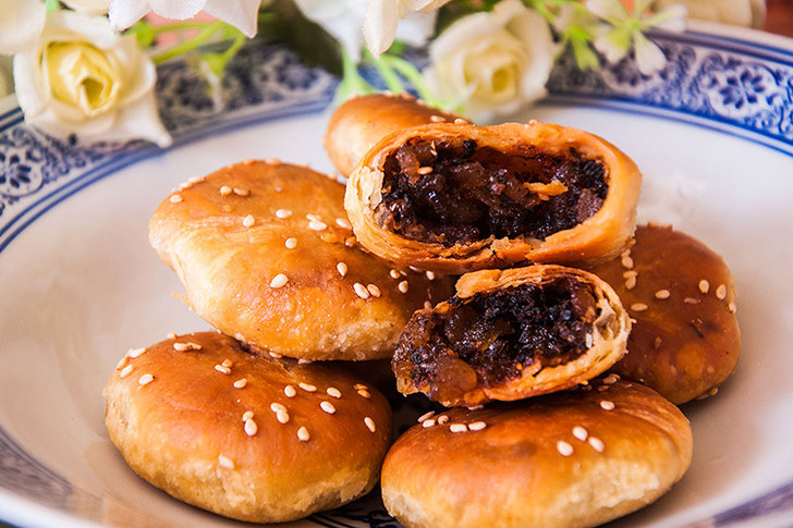 烧饼,蟹壳黄烧饼,是 a href="#" data-lemmaid="526353">安徽省 /a> a