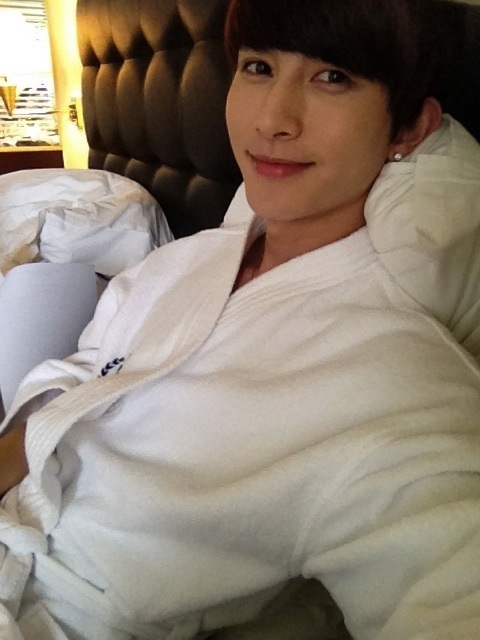  p>2009年11月李基石加入u-kiss成为七人 a target="_blank" href="