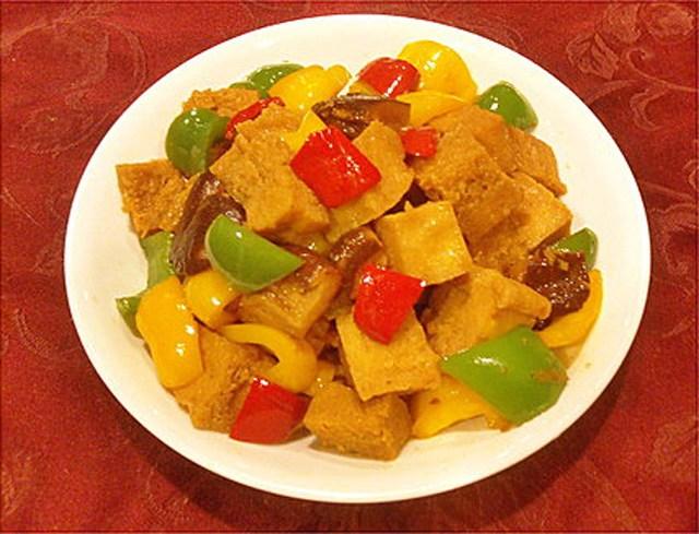 青椒炒冻豆腐