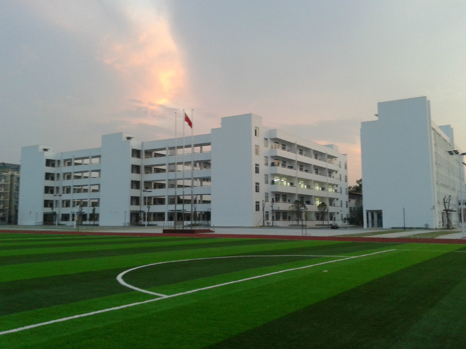 柳州市航鹰中学