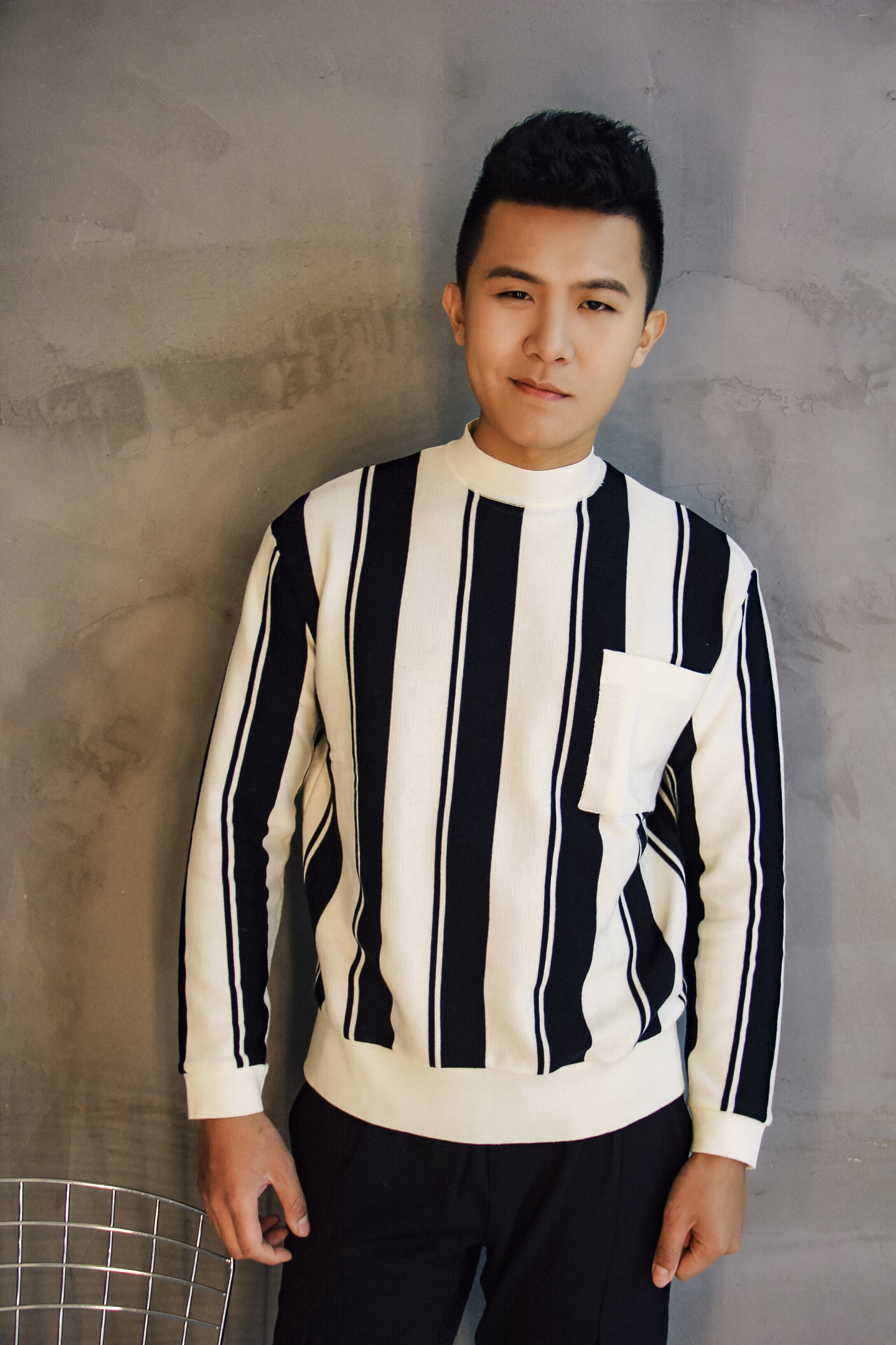 出生于山东青岛,中国内地男演员