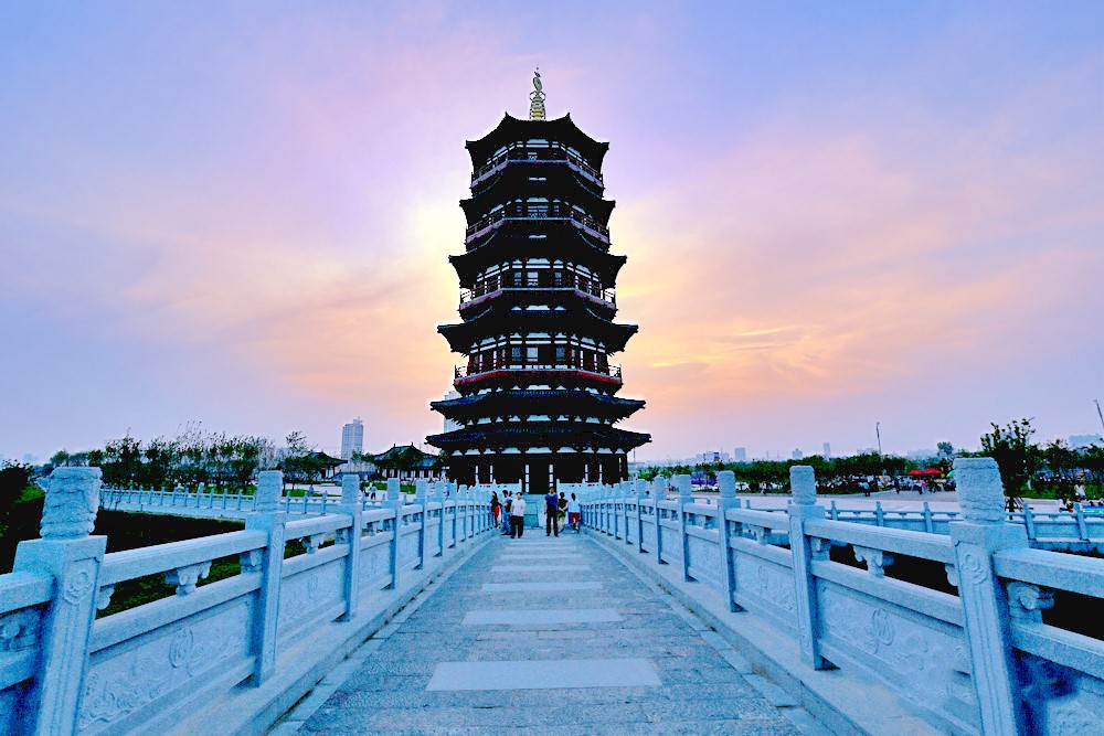  p>朱樱塔,是 a target="_blank" href="/item/洛阳八小景/5300008"