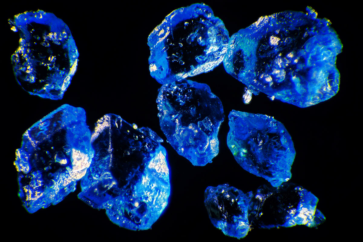 一般含有结晶水的硫酸盐被叫做"矾".