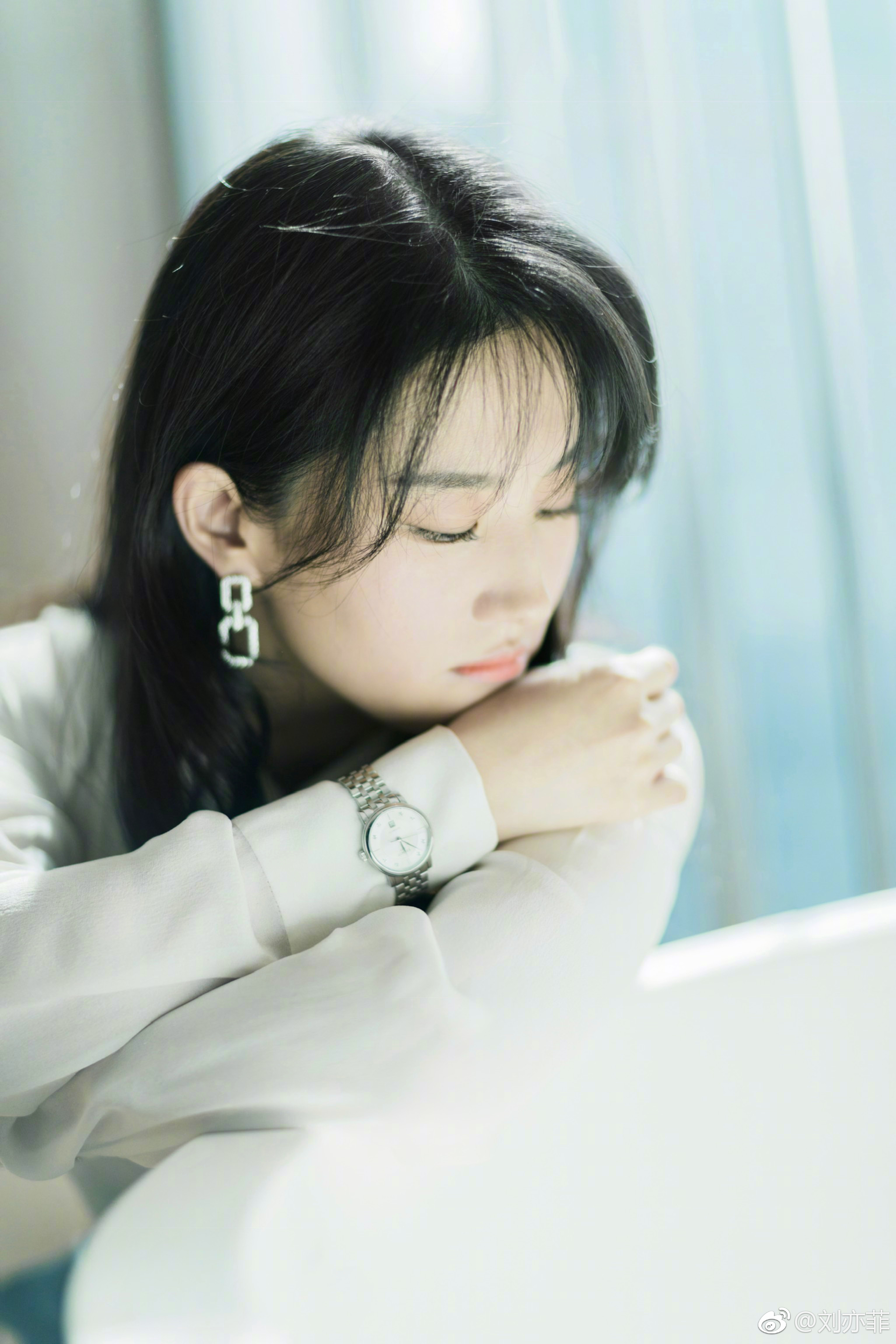  p>刘亦菲,1987年8月25日出生于湖北省武汉市,华语影视女演员,歌手