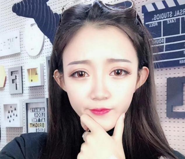  p data-id="go14moj1sk">快手小伊伊,1998年