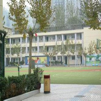 的一所小学,位于陕西省西安市雁塔区电子城街道办事处西电社区居委会
