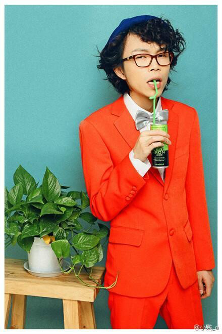  p>小贱(谭冰尧),本名谭海波,1991年8月17日出生于广东省 a target="