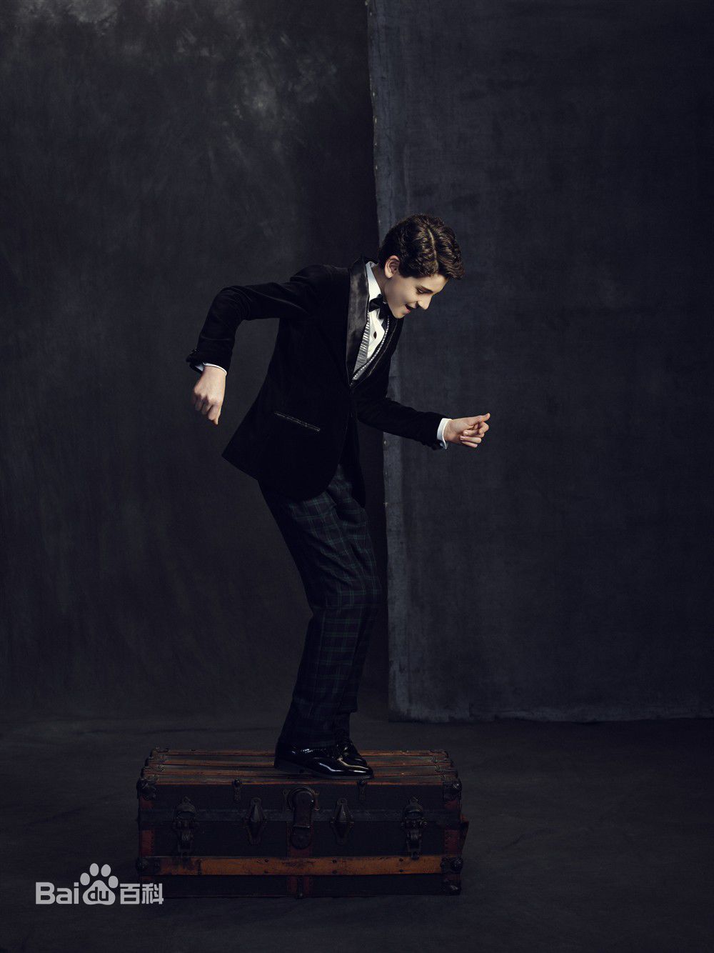  p>大卫·马佐兹(david mazouz),2001年2月19日出生于美国加利福尼亚