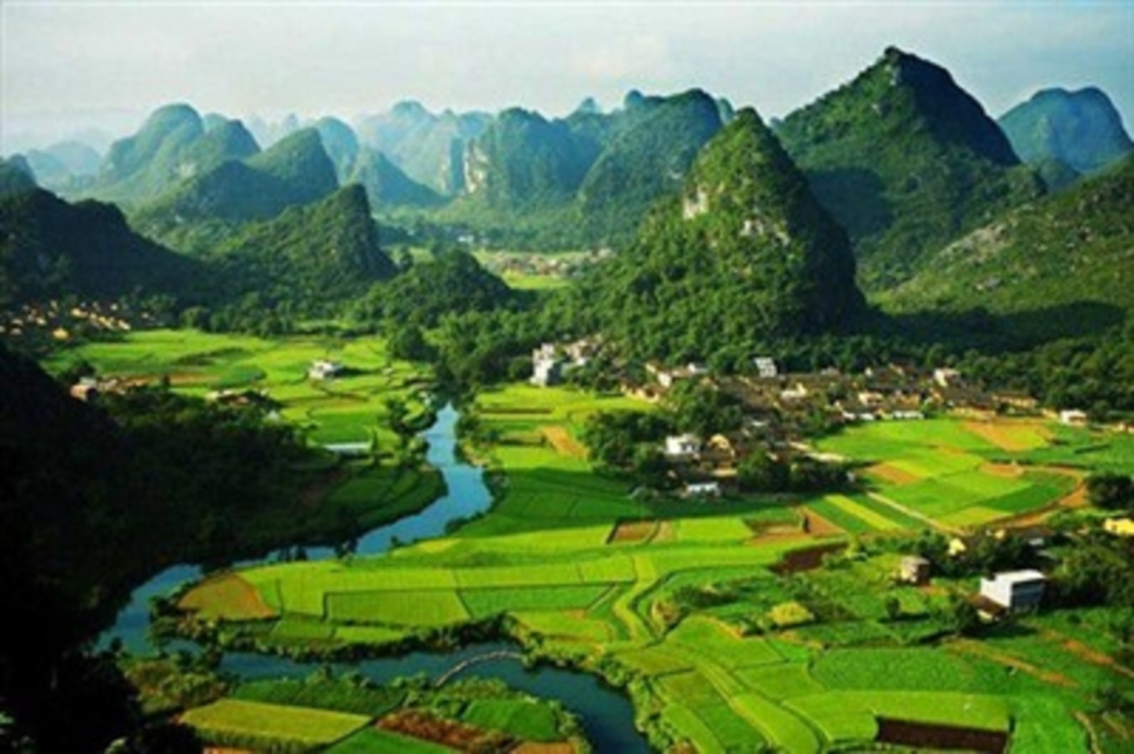 我国广西的黎塘,贵县的喀斯特平原最为典型. /p>
