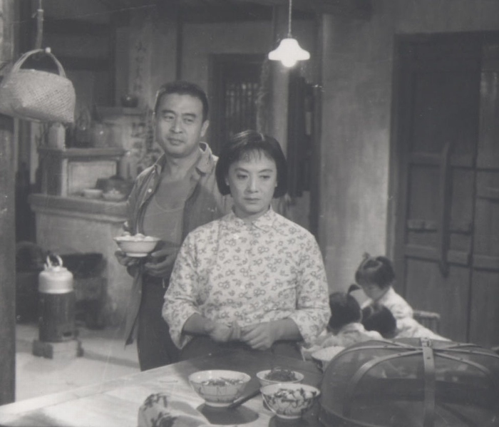 上海电影制片厂出品,梁廷铎执导,王丹凤,虞桂春,丁嘉元,谢怡冰等主演