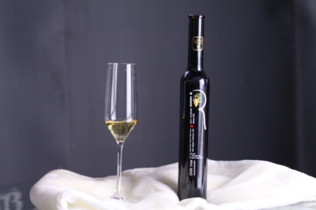  p>加拿大冰酒(icewine),是一种甜型 a target="_blank" href="/item