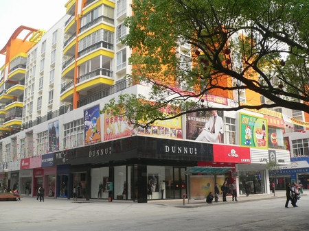  p>月里镇,广西壮族自治区河池市南丹县下辖镇, span class="ref"