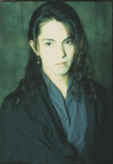 HYDE（日本男歌手、摇滚乐队彩虹乐队主唱）_百度百科