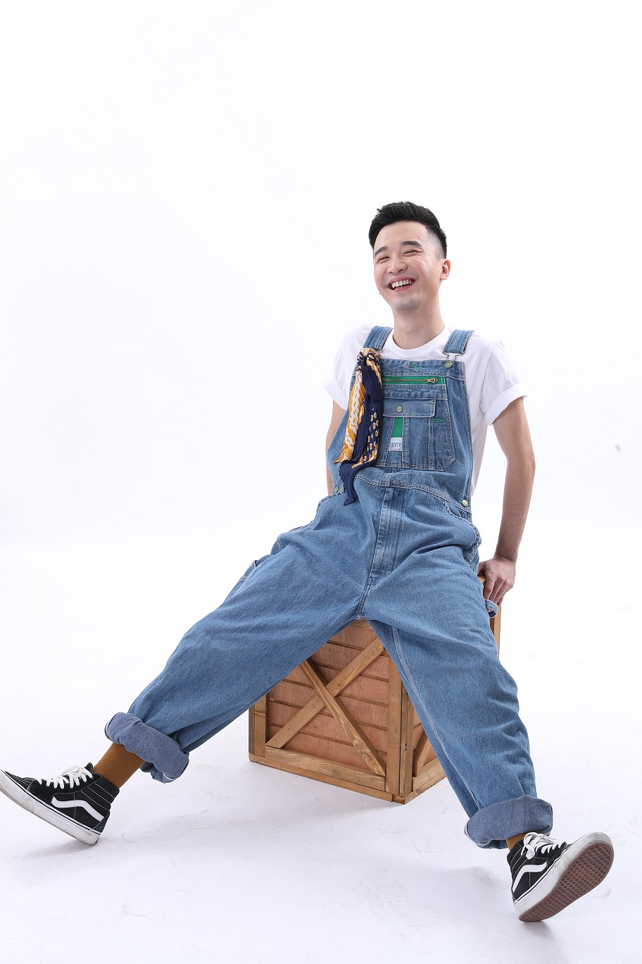  p data-id="gnzqm5zgmo">杨铮,中国汉族,开心麻花签约演员.