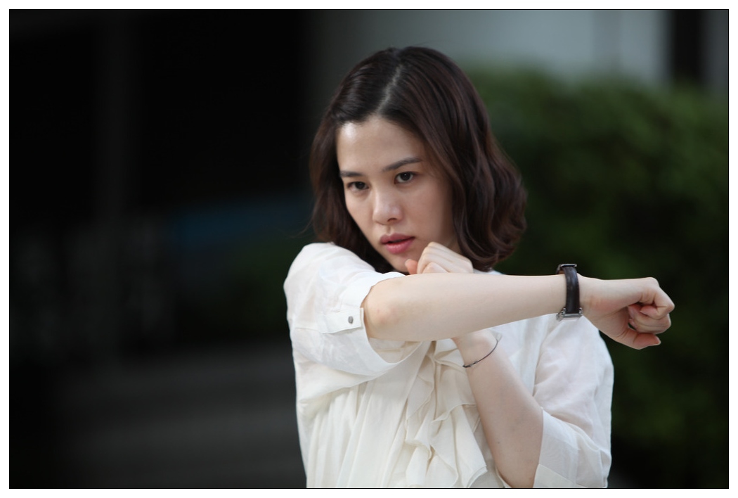  p>金贤珠,1978年4月24日出生,毕业于 a target="_blank" href="/item