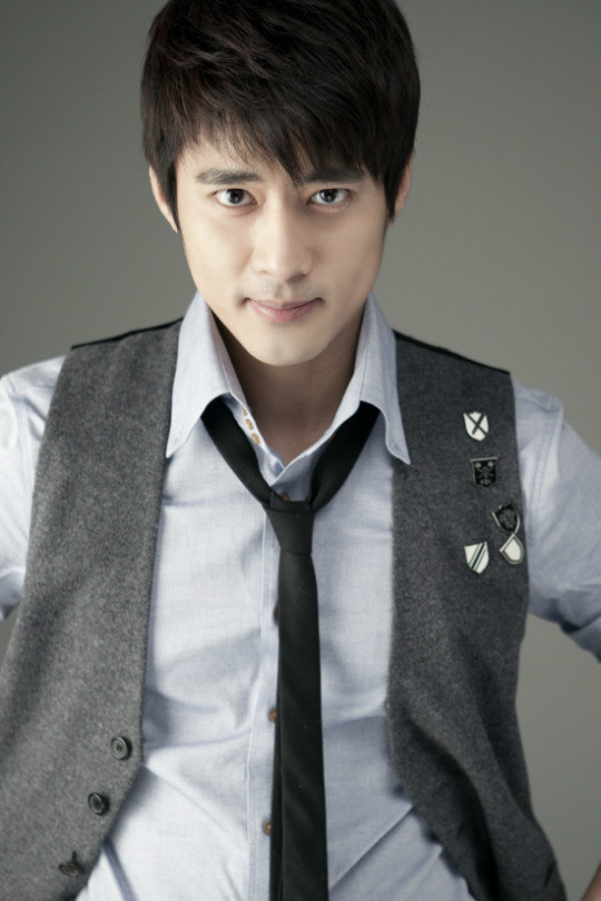  p>高周元1981年10月16日出生于韩国,韩国男演员,毕业于延世大学言论