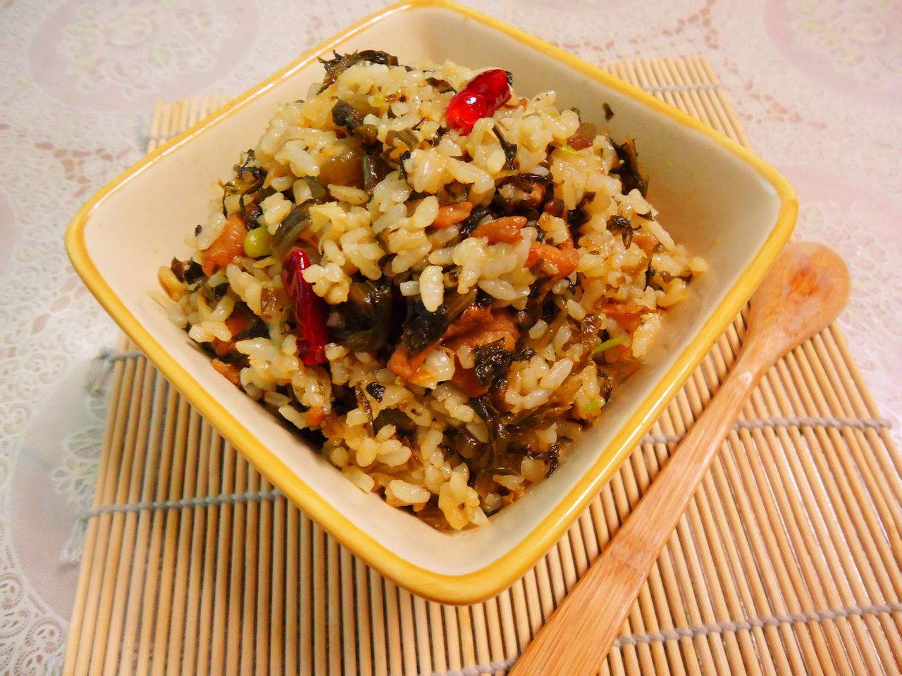 绝味雪菜肉丝炒饭