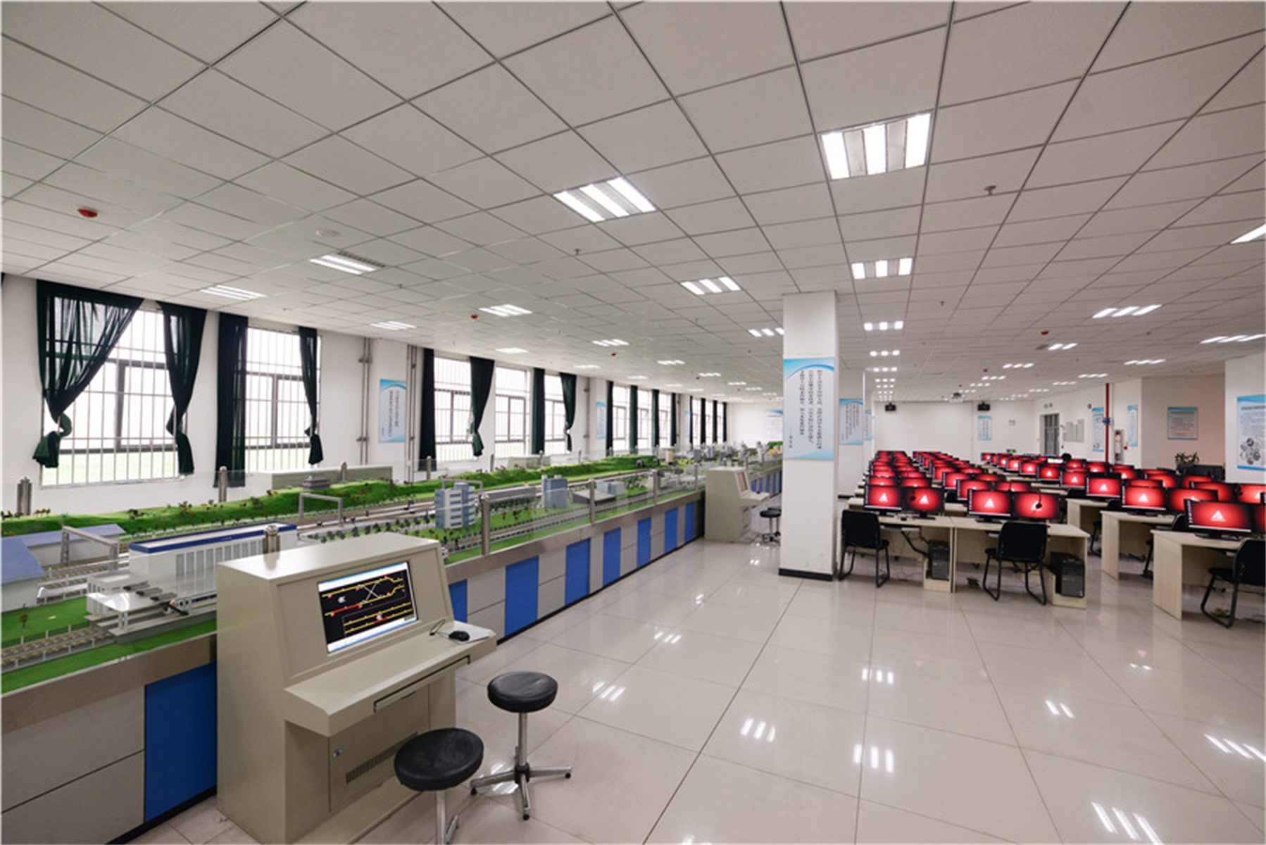 西安科技商贸职业学院