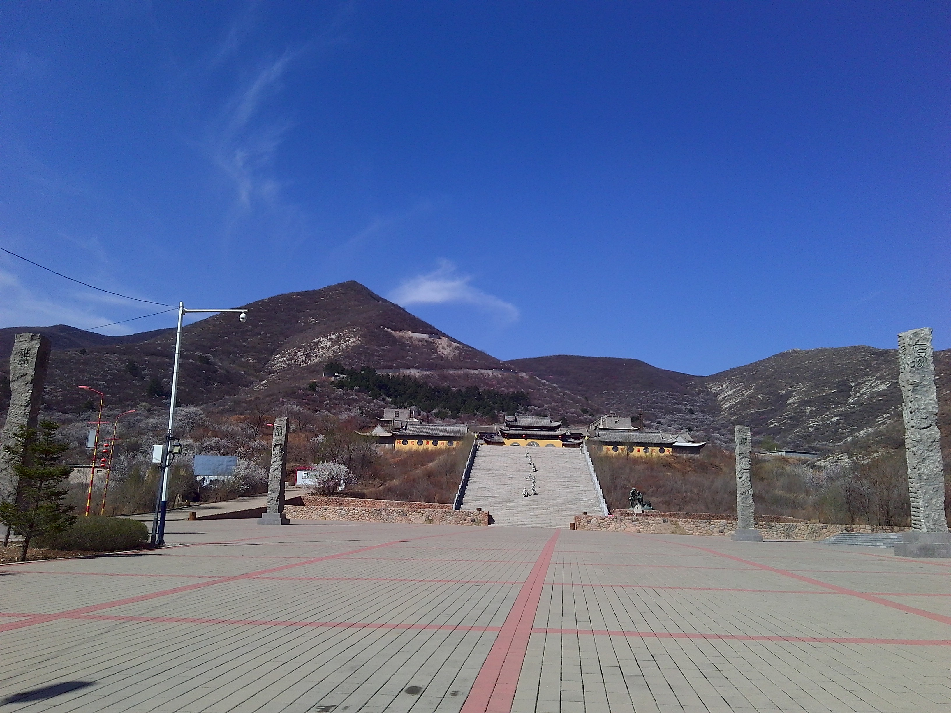  p data-id="gnb4knz9c3">辽宁天秀山森林公园位于享有"辽西第一村"