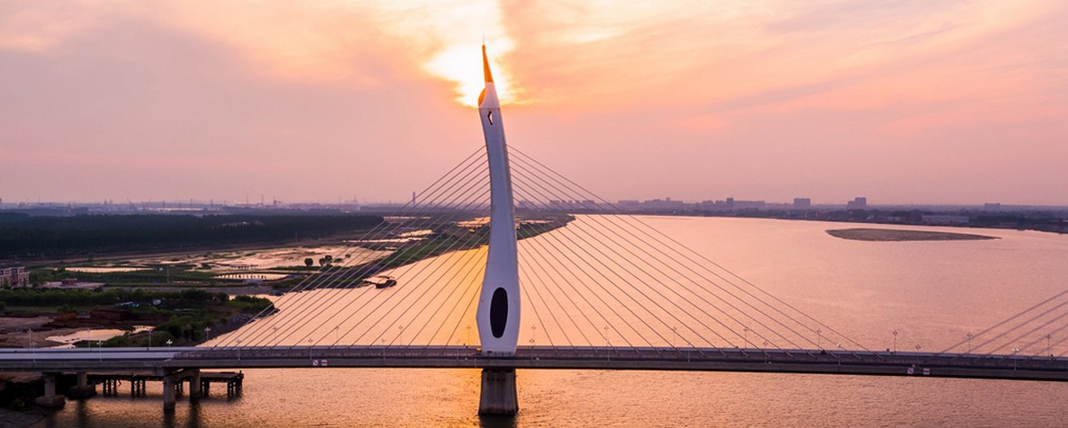  p>如皋长江大桥(rugao yangtze river bridge),原方案名"如皋长青沙