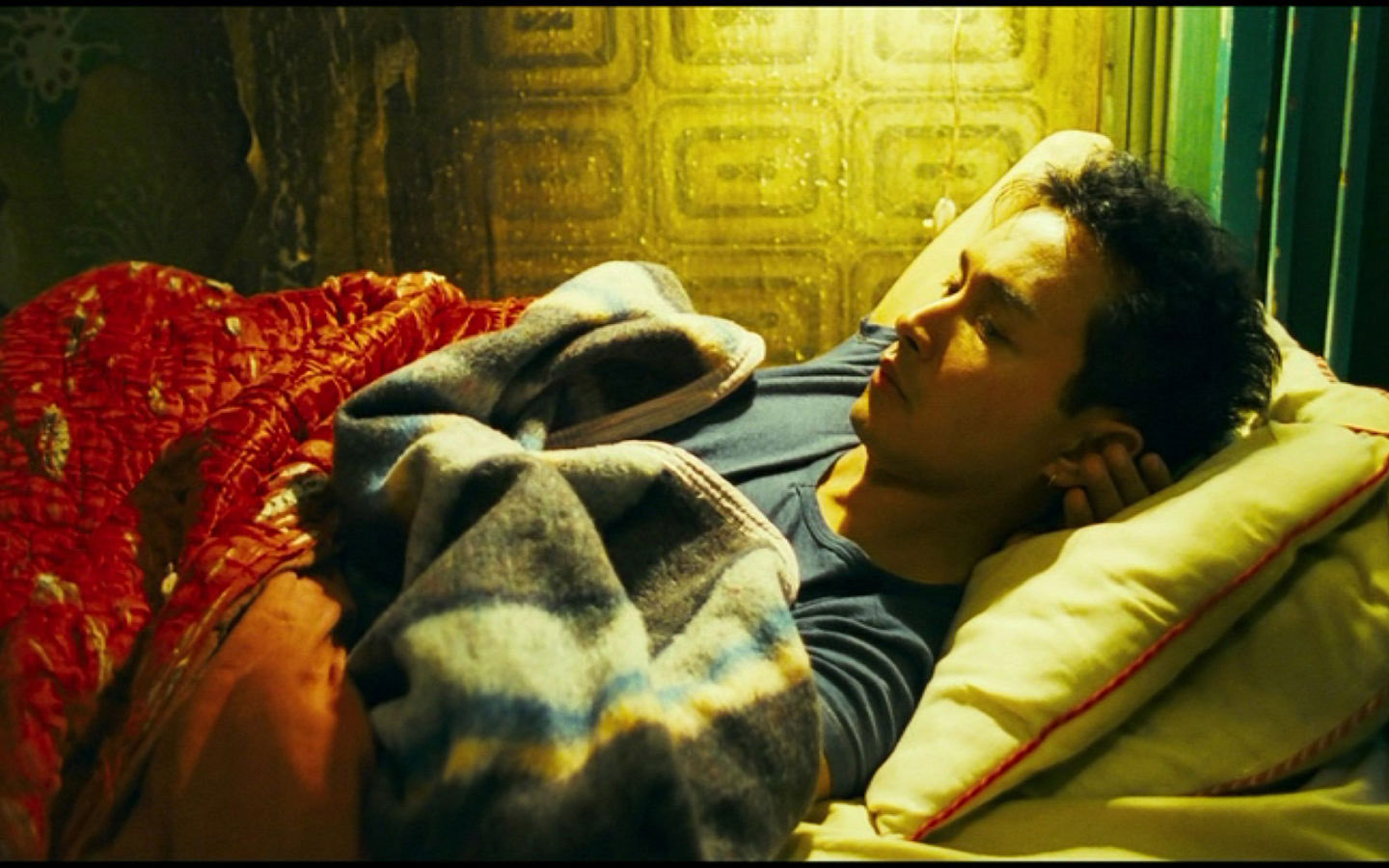  p>《春光乍泄》是由 a href="#" data-lemmaid="373607">王家卫 /a>