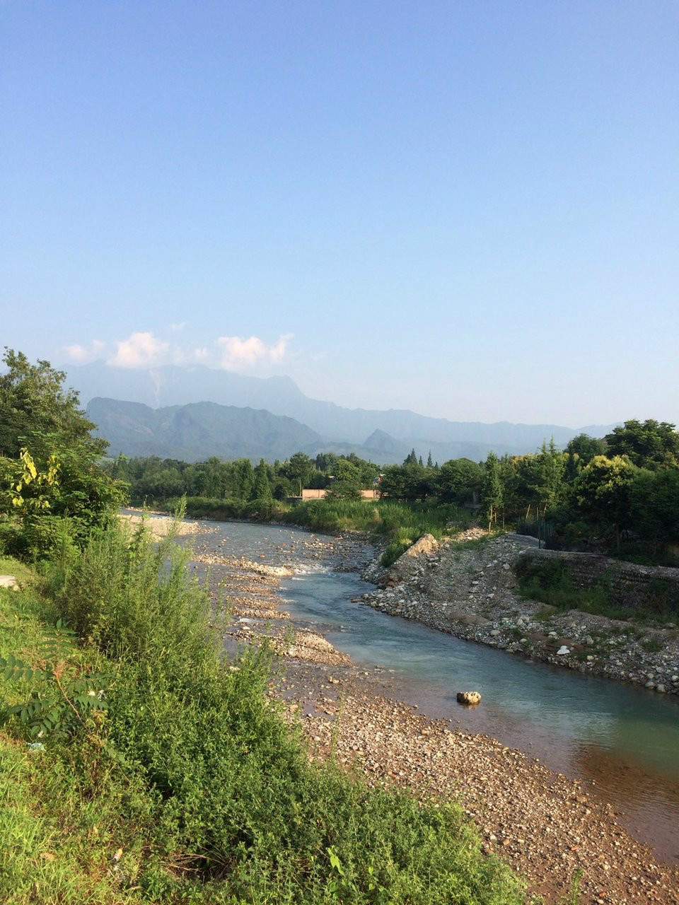  p>王婆岩位于 a target="_blank" href="/item/都江堰市/7261645"